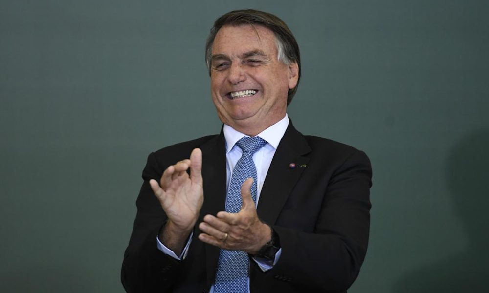 Bolsonaro recebeu mais de 17 milhões em doações através do PIX Saloá