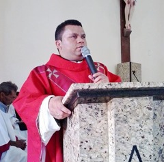 Padre Adriano Santos